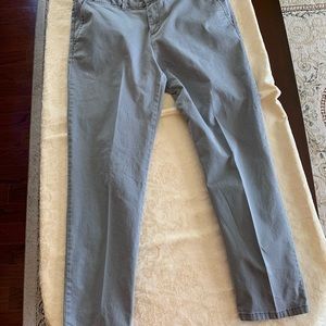 5/$30 Gray ankle pants Size 10